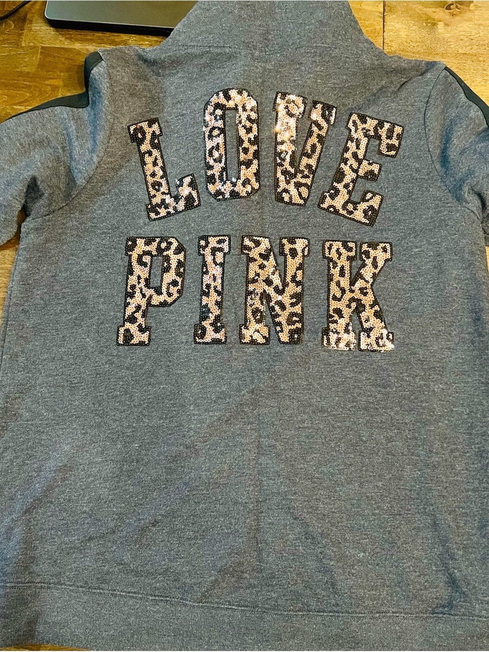 VS Love PINK Yoga w/leopard sequins Outfit